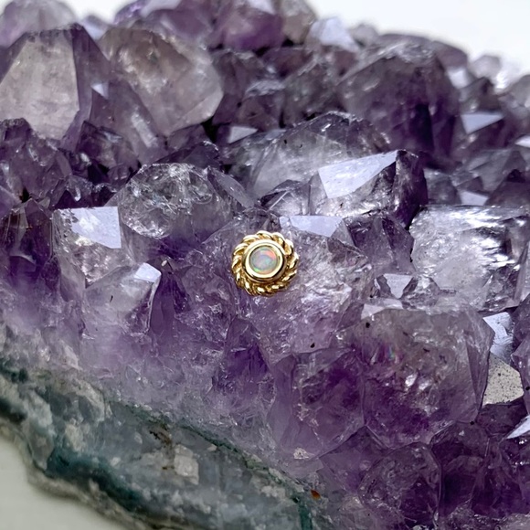 BVLA Yellow Gold Mini Choctaw Authentic White Opal - Picture 2 of 3